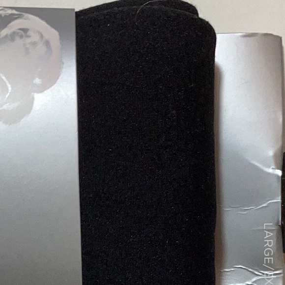 Marilyn Monroe L/XL Faux Fur Lined Seamless Leggings Black call out - Picture 3 of 6